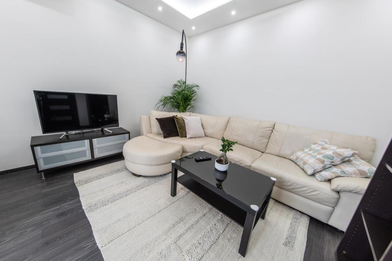 Spacious 3-Room Apartment With Free Parking Budapest Ngoại thất bức ảnh